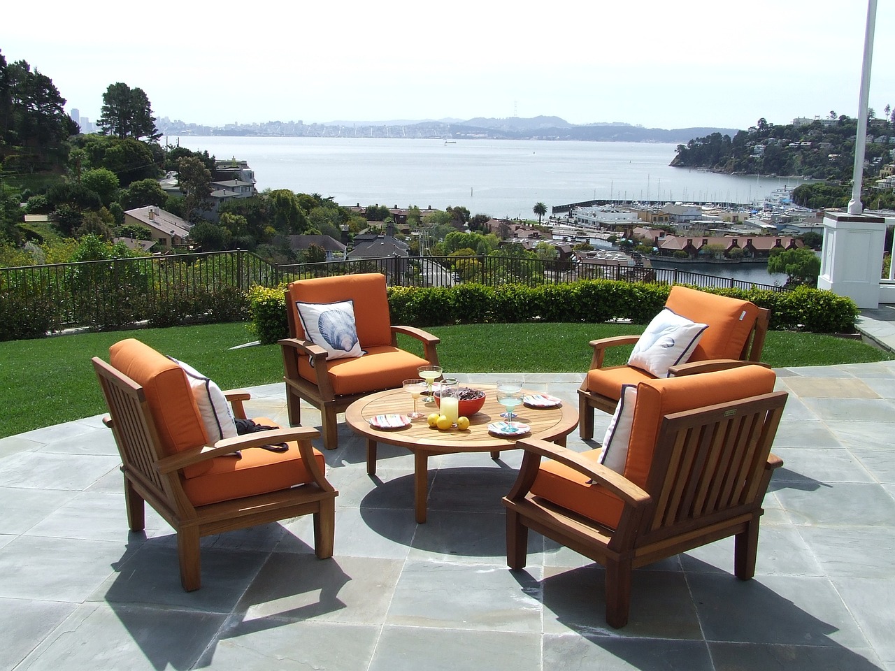 what is the best outdoor furniture for rainy weather