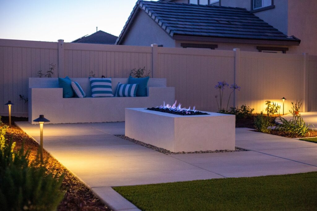 How to Decorate a Patio with a Fire Pit